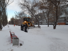 Борьба с последствиями снегопада в Тольятти продолжается