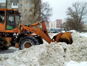 Свыше 5,5 тысяч кубометров снега вывезли с дорог Тольятти за прошедшие сутки