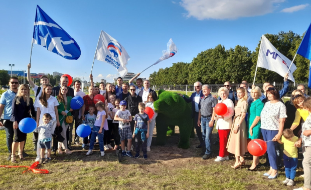 Топиарные фигуры в сквере 50-летия АВТОВАЗа 19.07.2022