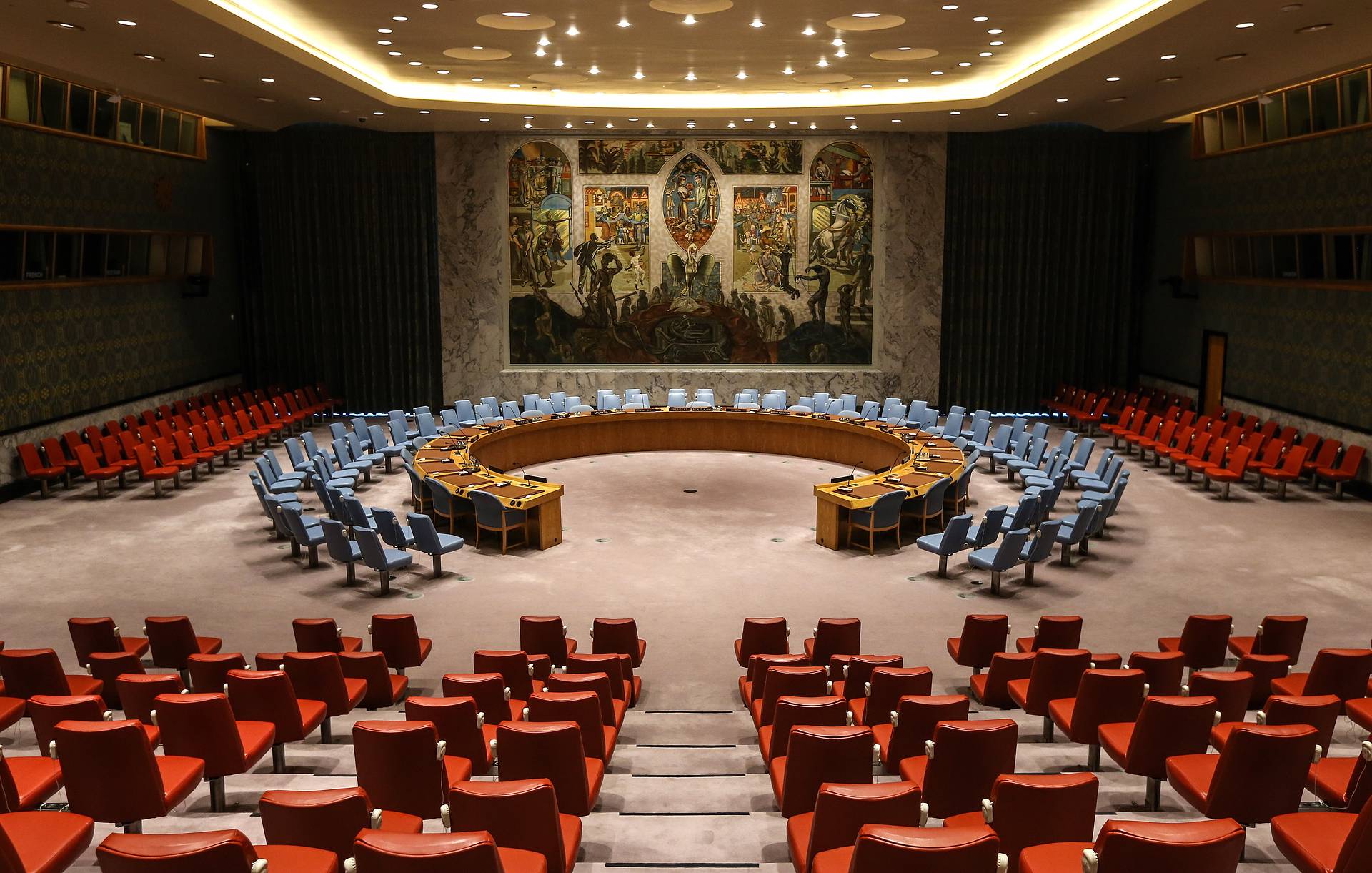 Зал заседаний Совета Безопасности в штаб-квартире ООН в Нью-Йорке, США