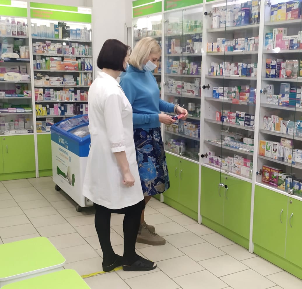 Тольятти ближайшие аптеки. Аптека лекарства. Люди в аптеке. Ситуация в аптеке. Аптека Тольятти.
