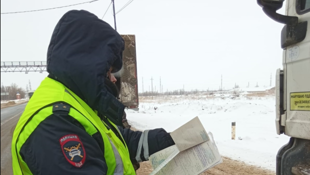 Дважды попался пьяным за рулем