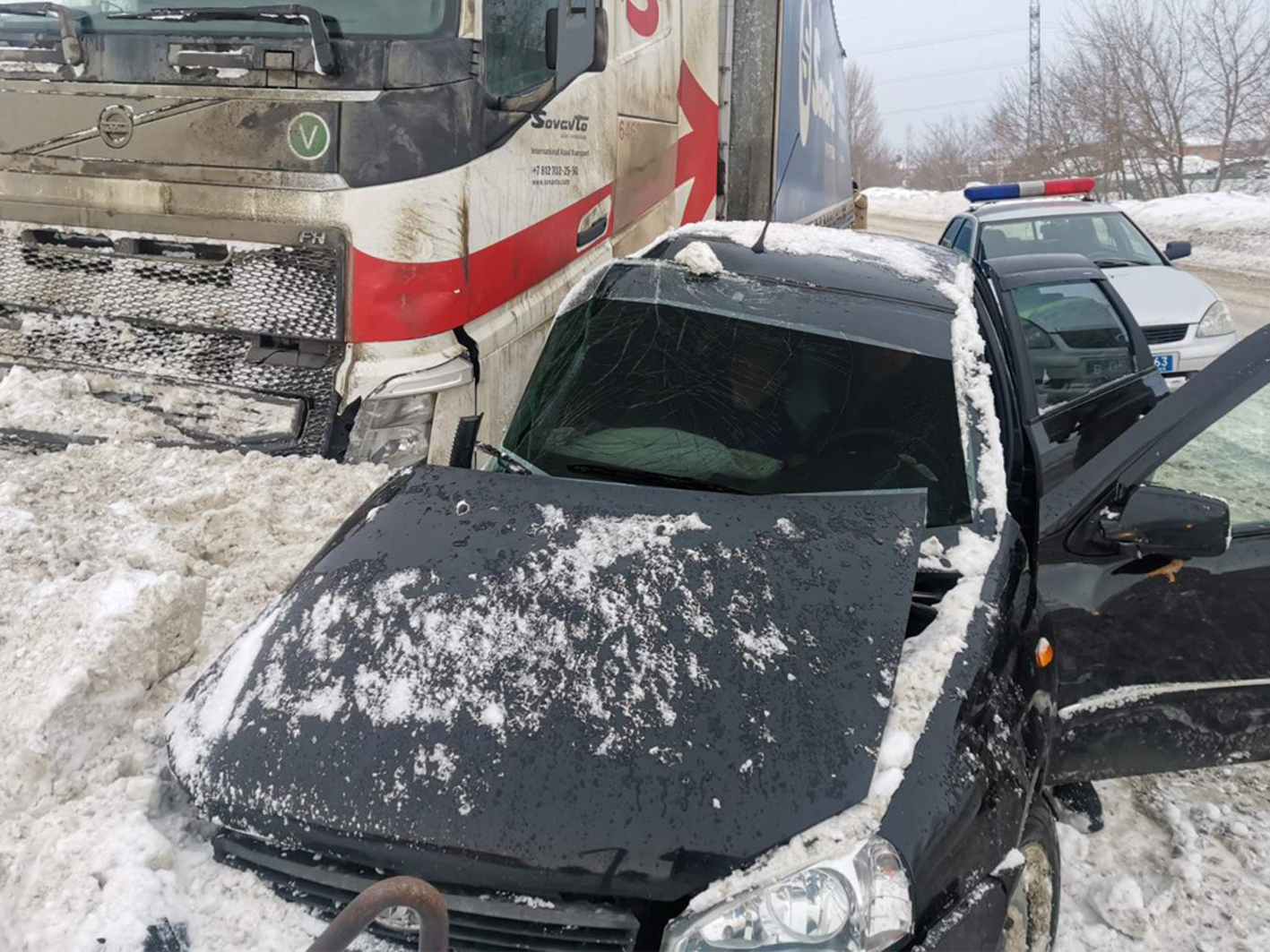 ДТП у села Русская Борковка: чтобы извлечь пострадавшего пассажира,  потребовалась помощь спасателей | телеканал ТОЛЬЯТТИ 24