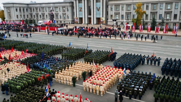 Прямая трансляция Парада памяти с площади Куйбышева в Самаре - 7 ноября в 12:00 на телеканале ТОЛЬЯТТИ 24