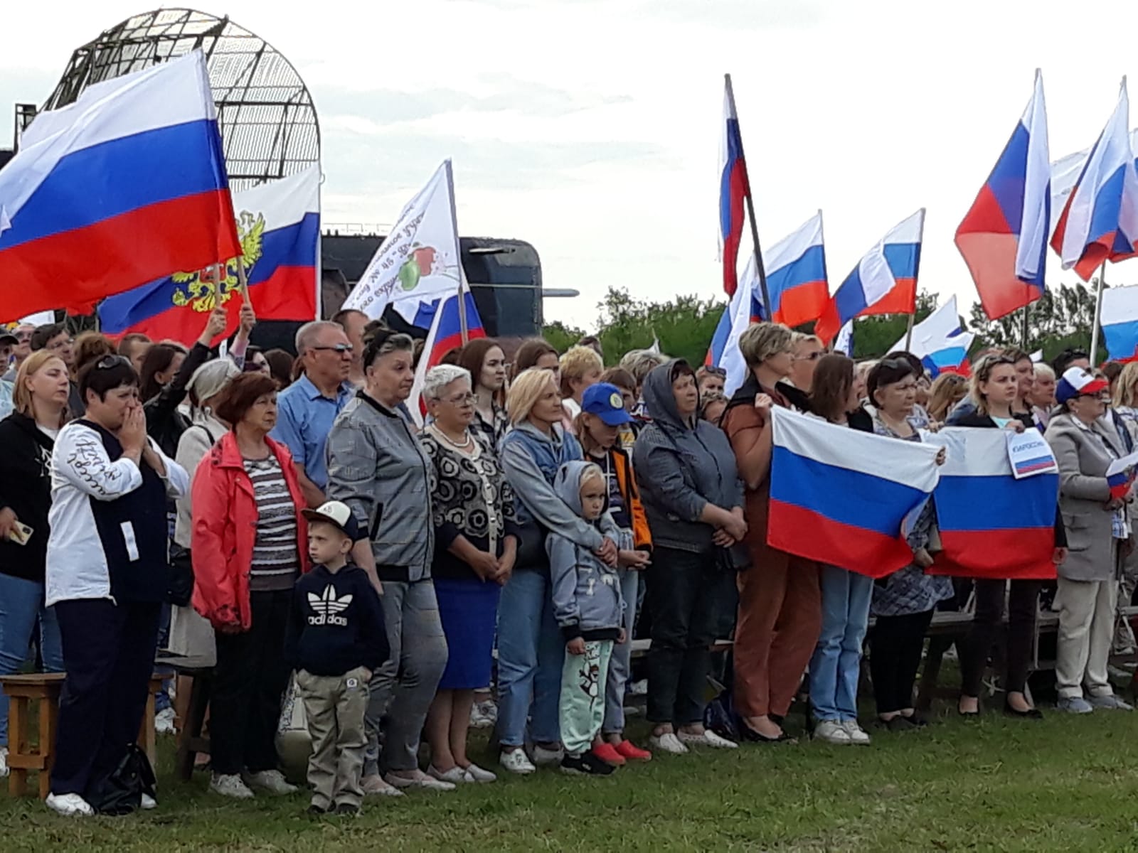 За мир и справедливость! Патриотическая акция «Своих не бросаем» состоялась  в Тольятти | телеканал ТОЛЬЯТТИ 24