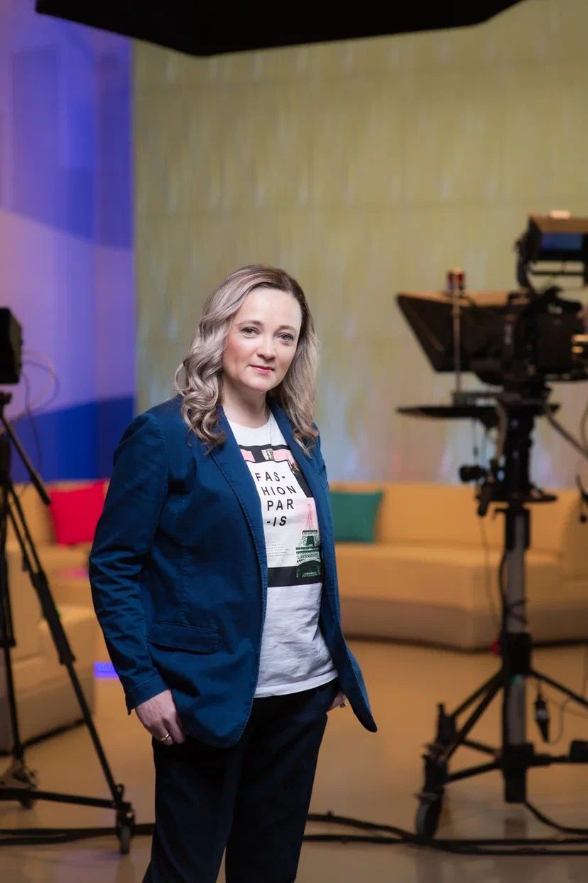 На фотографии наш замечательный режиссёр Марина Шикина, под руководством которой многие фильмы и ролики побеждали во Всероссийских телевизионных конкурсах.