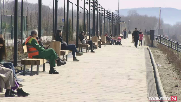 Можно часами прогуливаться по набережной слушая шум. Новая набережная. новая набережная тольятти. набережная тольятти 2025. гулять на набережной.