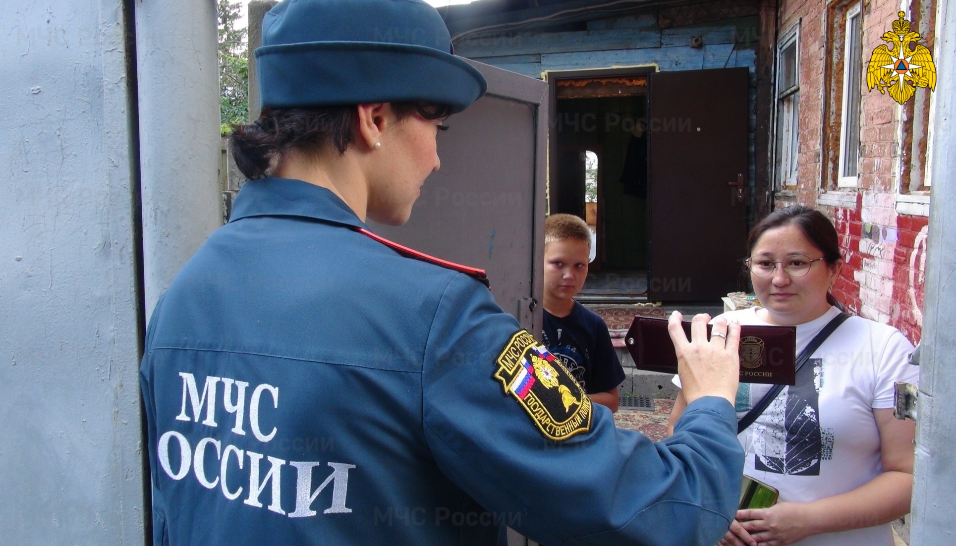 Представились специалистами МЧС и предложили что-то купить? Будьте  бдительны, это мошенники! | телеканал ТОЛЬЯТТИ 24