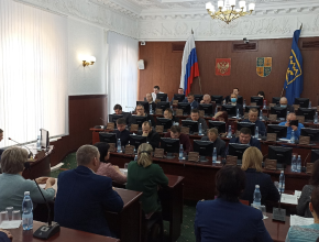 Бюджет, капремонт, награждение. Тольяттинские депутаты проводят очередное заседание