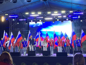 Солист – Ярослав Дронов, хор – вся Россия! Концерт «Музыка в сердце твоей страны» проходит в Тольятти в честь конкурса «Интервидение»