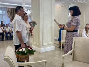Пример для молодожёнов. В Тольятти супружеская пара отметила «золотую свадьбу»