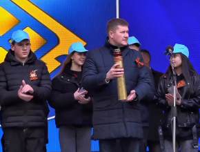 Символ памяти, непобедимости и веры. В Тольятти доставили частицу Вечного огня с Донбасса