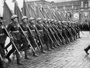 Помним, гордимся. 77 лет назад в Москве на Красной площади состоялся исторический парад Победы