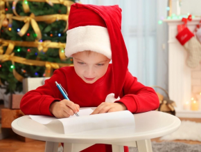 Сегодня отмечается День заказов подарков и написания писем Деду Морозу