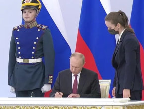 Путин подписал договоры о включении в состав России новых территорий