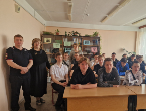 Будьте бдительны! Полицейские и общественники рассказали тольяттинским студентам, как обезопасить себя от мошенников