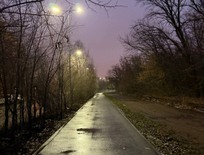 Наружное освещение на новой пешеходной дорожке по бульвару Здоровья включено по постоянной схеме