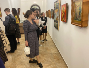 Иконы и живопись – на выставке Елены Стажук и её учеников в Тольятти