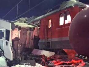 Происшествие на железной дороге: столкновение поезда и грузовика в Мордовии