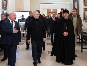 Владимир Путин приехал в Крым в День воссоединения региона с Россией