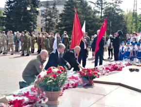 Память потомков не угаснет никогда