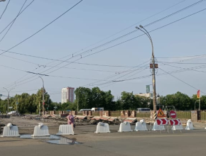 Идет ремонт моста на улице Революционной
