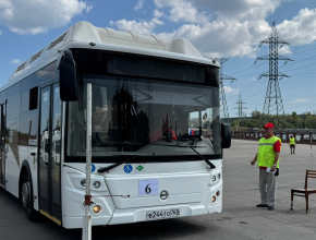 С ветерком! Ключи от новых автобусов были вручены начальникам автоколонн АО ТПАТП №3