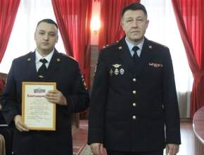 В Тольятти полицейских наградили за поимку наркосбытчика