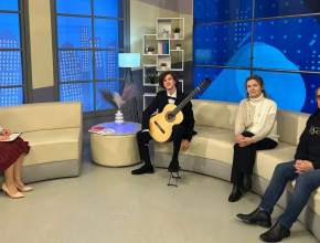 А вы слышали, как звучит тремоло на гитаре?