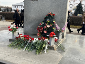 Вспоминаем героев в День Героев Отечества. Памятные мероприятия прошли в Тольятти