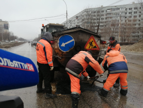 Главный вопрос, который волнует всех водителей: когда в Тольятти начнется ямочный ремонт дорог? 