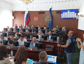 С лёгкой грустью и новыми надеждами. В Тольятти состоялось последнее заседание городской думы седьмого созыва