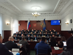 Прямо сейчас проходит первое в новом году заседание Думы г.о.Тольятти. Депутаты планируют обсудить 10 вопросов