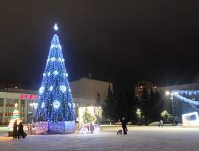 Ледовый городок на Центральной площади Тольятти открыт!