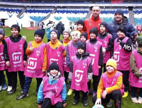 Эмоции, которые останутся на всю жизнь! Звёзды российского футбола сыграли с юными самарскими спортсменами