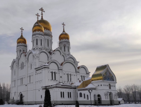 Сегодня во всех храмах и монастырях Самарской области православные верующие будут молиться за здравие пострадавших в теракте