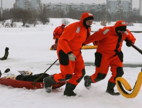 И застрявшим на льдинах, и пострадавшим при пожаре. Они приходят на помощь всем! Службе спасения Тольятти - 26 лет!