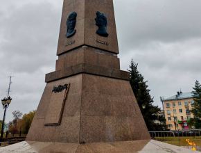 Ремонт обелиска Славы на площади Свободы завершён