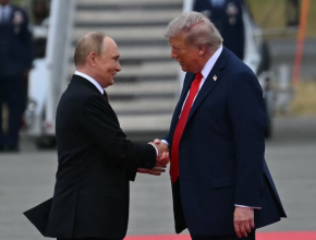 Владимир Путин - первый из глав государств, кого Трамп встретил у трапа самолета во второй свой президентский срок