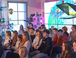 В студии телекомпании 