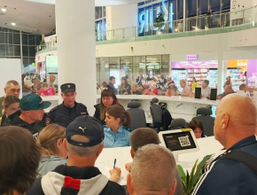 В аэропорту Курумоч была огромная задержка рейса в Турцию