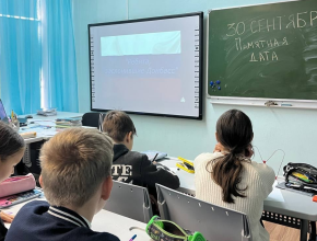 Школьники Тольятти принимают участие в мероприятиях, посвящённых воссоединению Донбасса и России