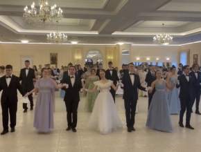 В Татьянин день в Тольятти проходит межвузовский студенческий бал в лучших традициях дореволюционной России