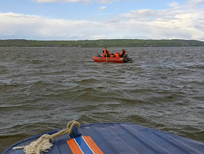Когда на лодке сломался мотор... Неподалеку от Октябрьска спасатели нашли и доставили на берег четырех человек