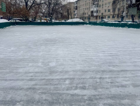 В этом году в бюджет города заложили средства на ремонт трех хоккейных кортов