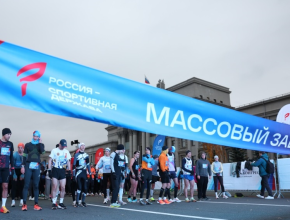 Забег в Самаре  показал силу российского спорта: на старт вышли 10 тысяч участников 