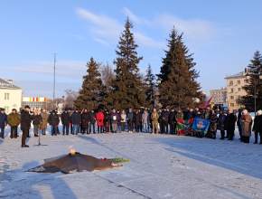 Вечная память. В Тольятти почтили память погибших в Макеевке в ночь на 2023 год