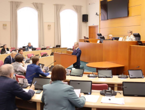 Штрафы за ордена «понарошку»: законопроект получил поддержку депутатов