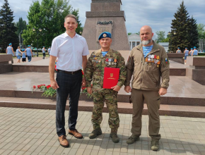 Глава города Илья Сухих обратился к военнослужащим и ветеранам в День воздушно-десантных войск России