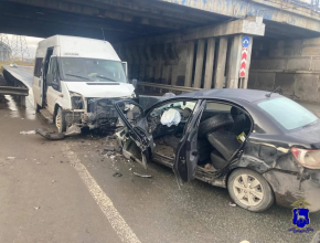 Лоб в лоб. Полицейские работают на месте смертельного ДТП в Комсомольском районе 